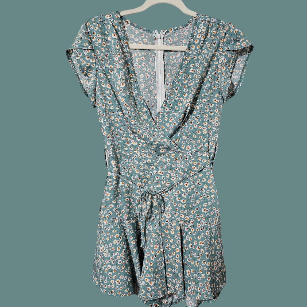 Flower romper, size small